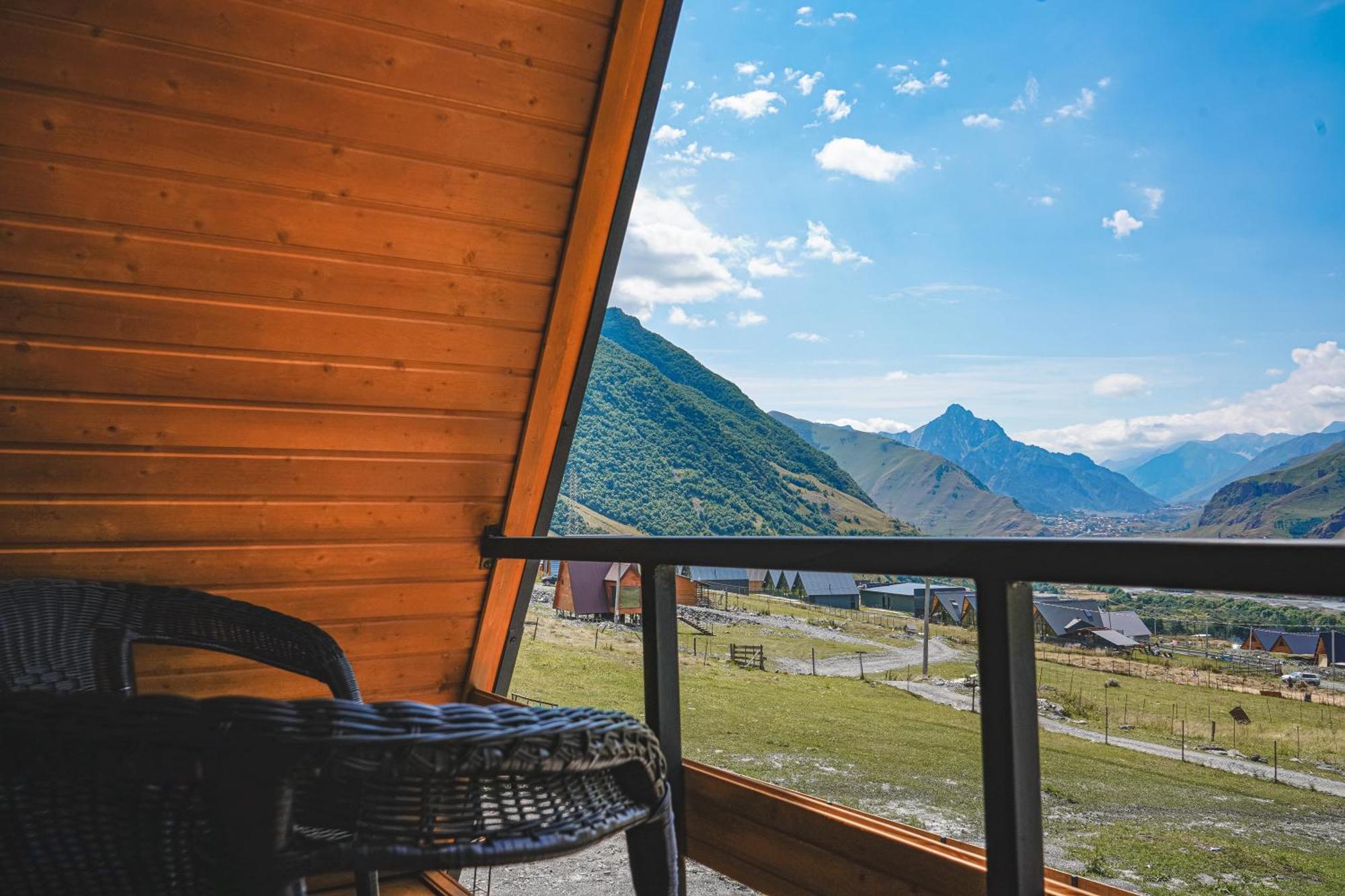 Villa Lonely Mountain Kazbegi Exterior foto