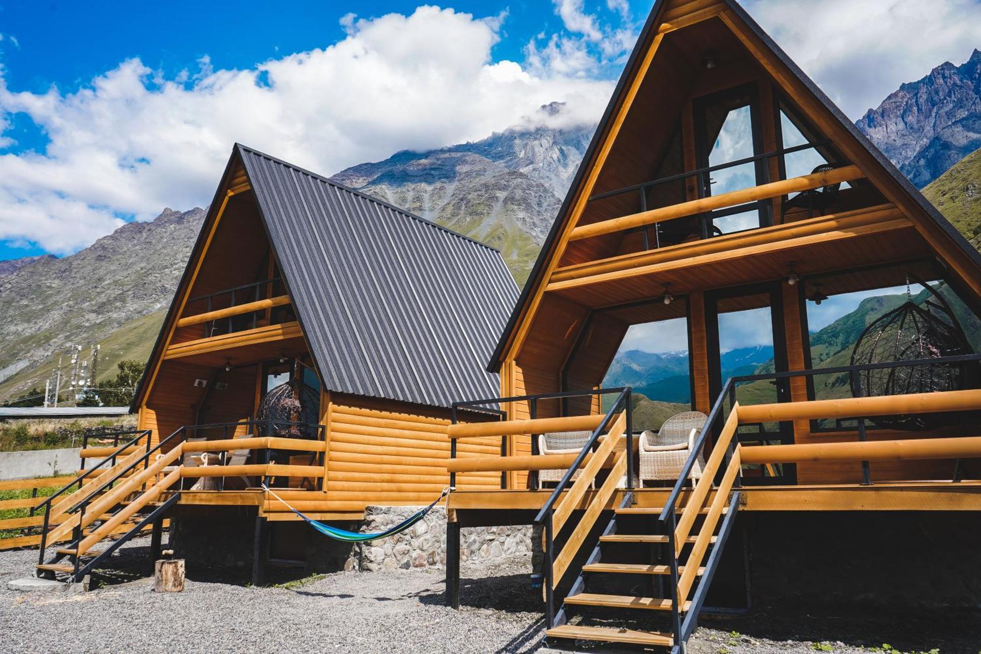 Villa Lonely Mountain Kazbegi Exterior foto